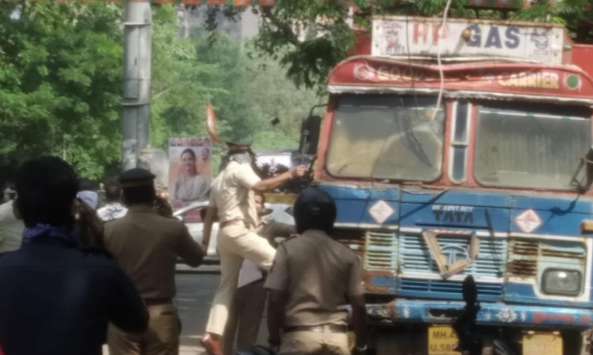 Mumbai: Unidentified body discovered in truck at Antop Hill after locals report foul odour
