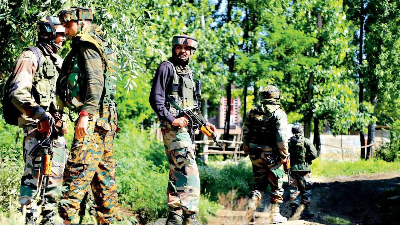 Heavily armed terrorist killed, war-like stores recovered in J-K's Baramulla