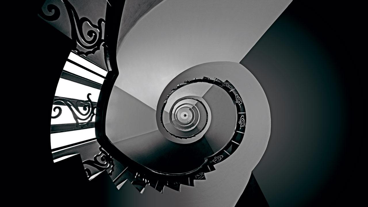 The staircase in Breach Candy’s Kismet Apartments juxtaposes a bold spiral form with intricate metalwork. PICs COURTESY/Hemant Chaturvedi