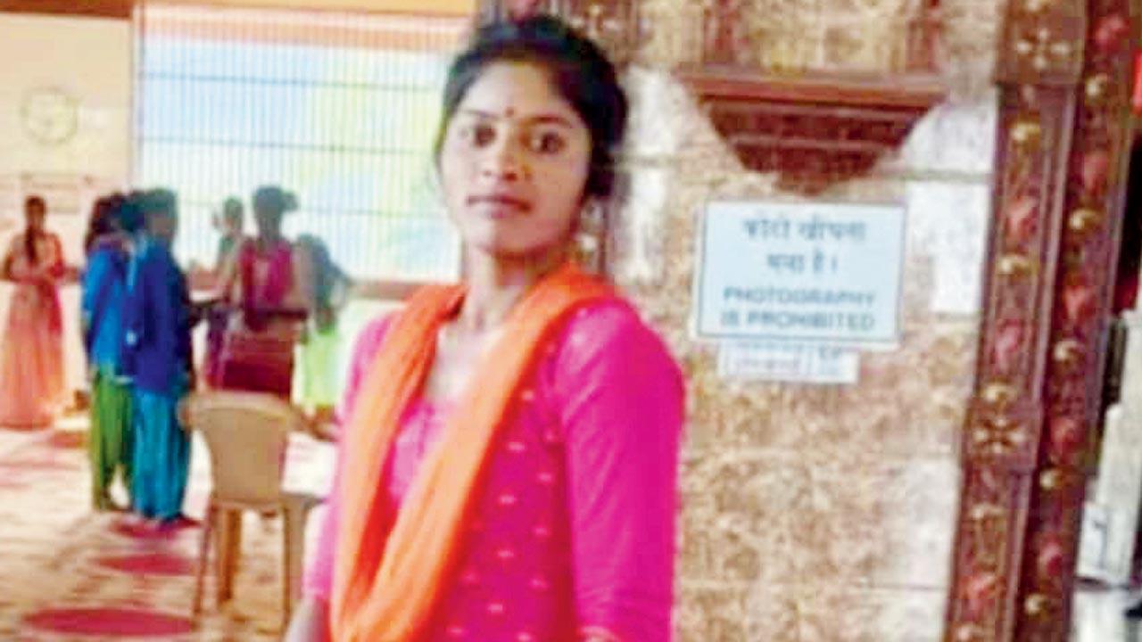 The deceased woman has been identified as Ruksana Mahesh Lahange