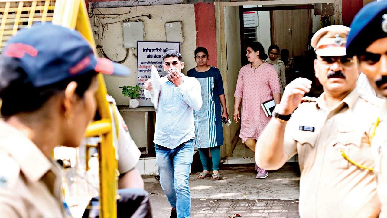 Badlapur sexual assault case: Bombay HC rejects pre-arrest bail of two school trustees
