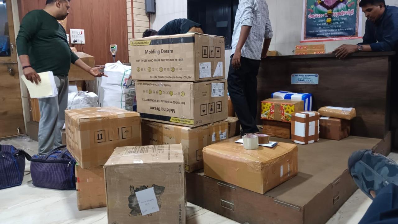 Police find unaccounted goods valued at Rs 3.31 lakh in vehicle near Mumbai