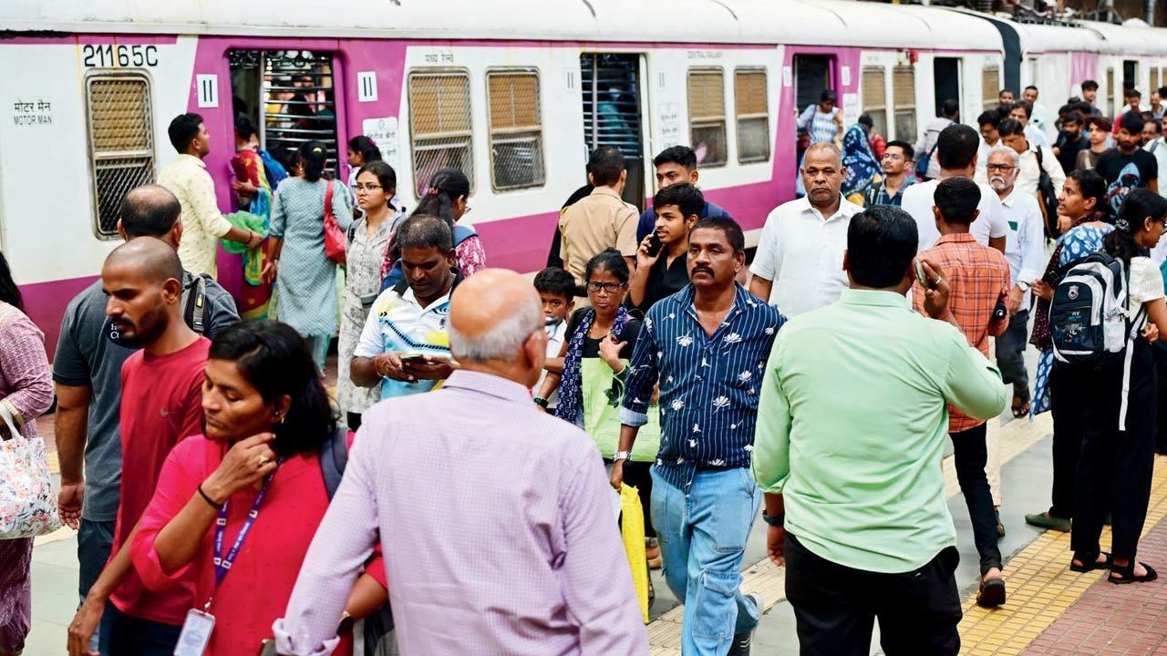 Mumbai: CR ties up with recycling firm to get best out of CSMT plastic waste