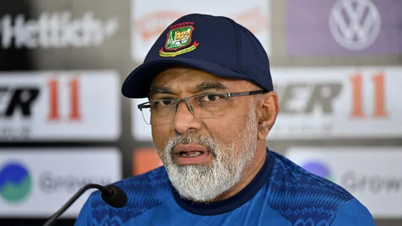 Bangladesh suspend coach Hathurusingha