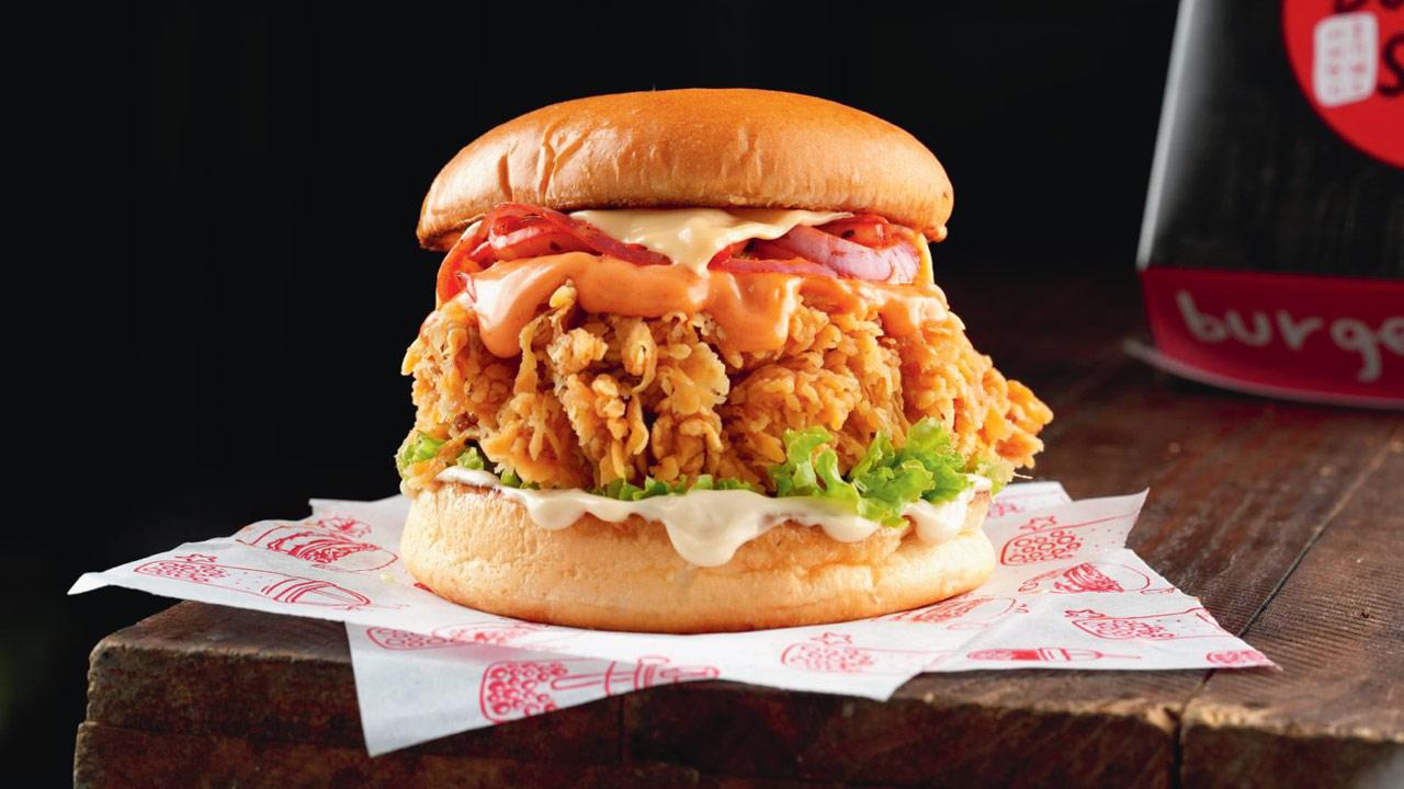The food curation features famous fusion iterations available across the streets of South Korea, like Seoul sizzle chicken burger