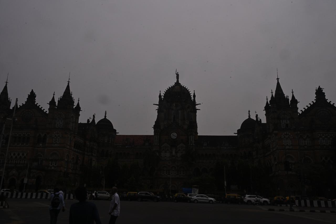 Meanwhile, as air pollution levels continue to rise in Mumbai, the Brihanmumbai Municipal Corporation (BMC) has revised guidelines issued last year for construction sites