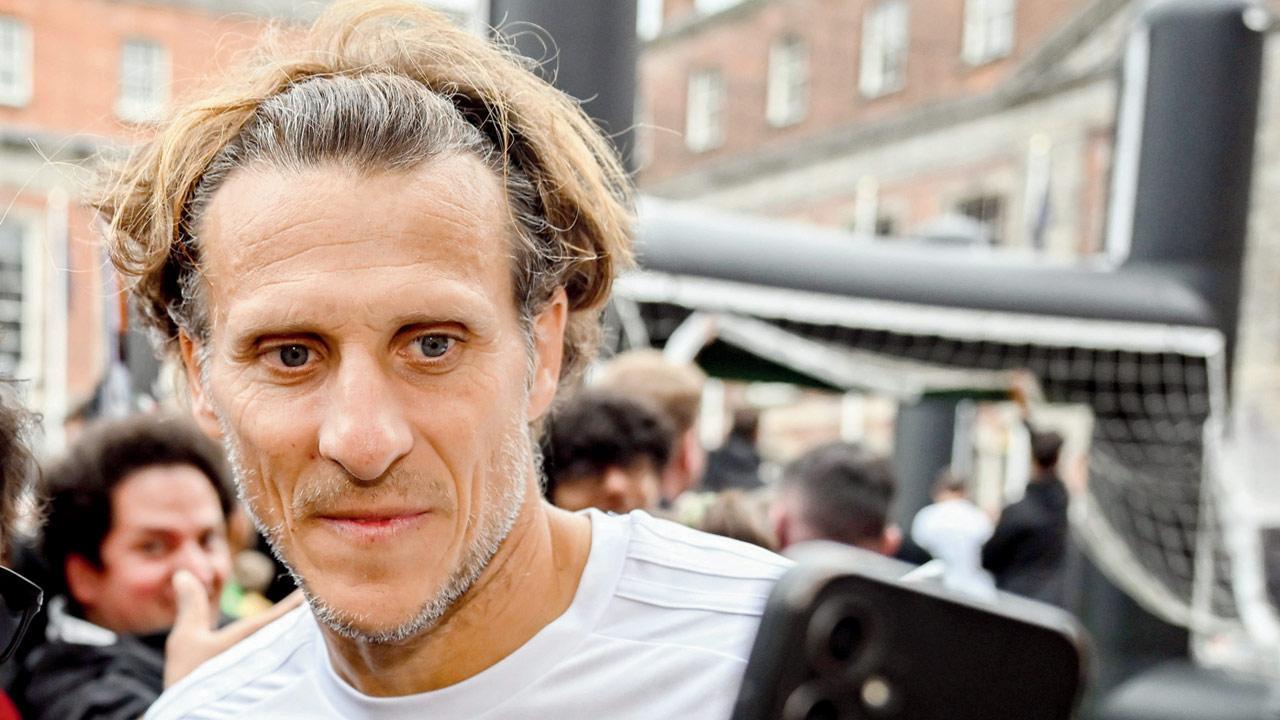 Ex-footballer Forlan to make tennis debut
