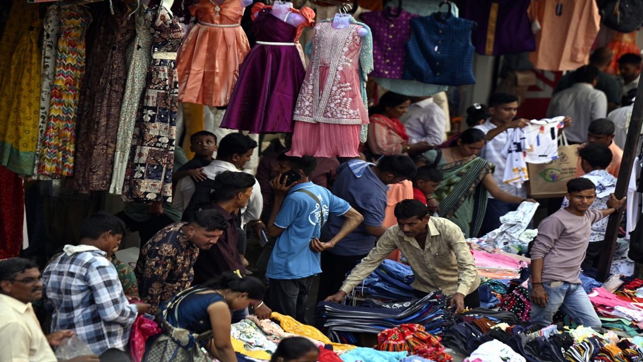 Cloth stalls also see good sales during Diwali 