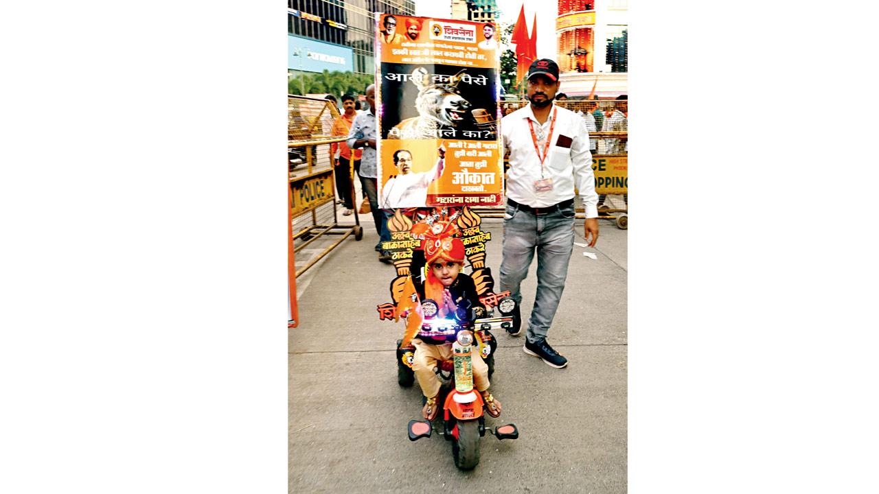 Shiv Sena (UBT) supporters gather for Uddhav Thackeray’s rally at Shivaji Park, Dadar West,  on Saturday. pic/SATEJ SHINDE	