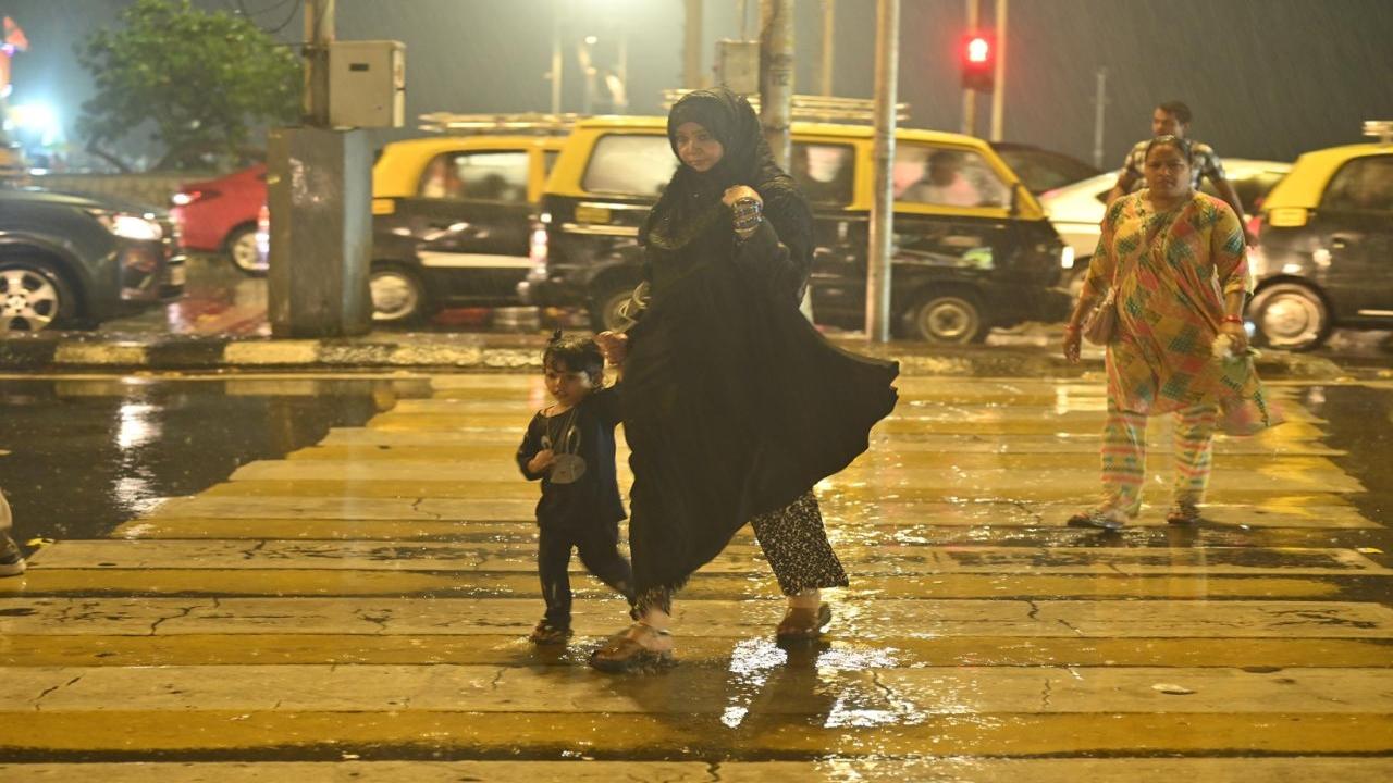 Though the extreme heat conditions are likely to continue for the next few days, the weather might take a turn by evening or night and the city can expect light showers 