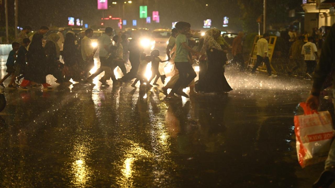 The maximum temperature is likely to hover around 35 degrees Celsius in the next 48 hours