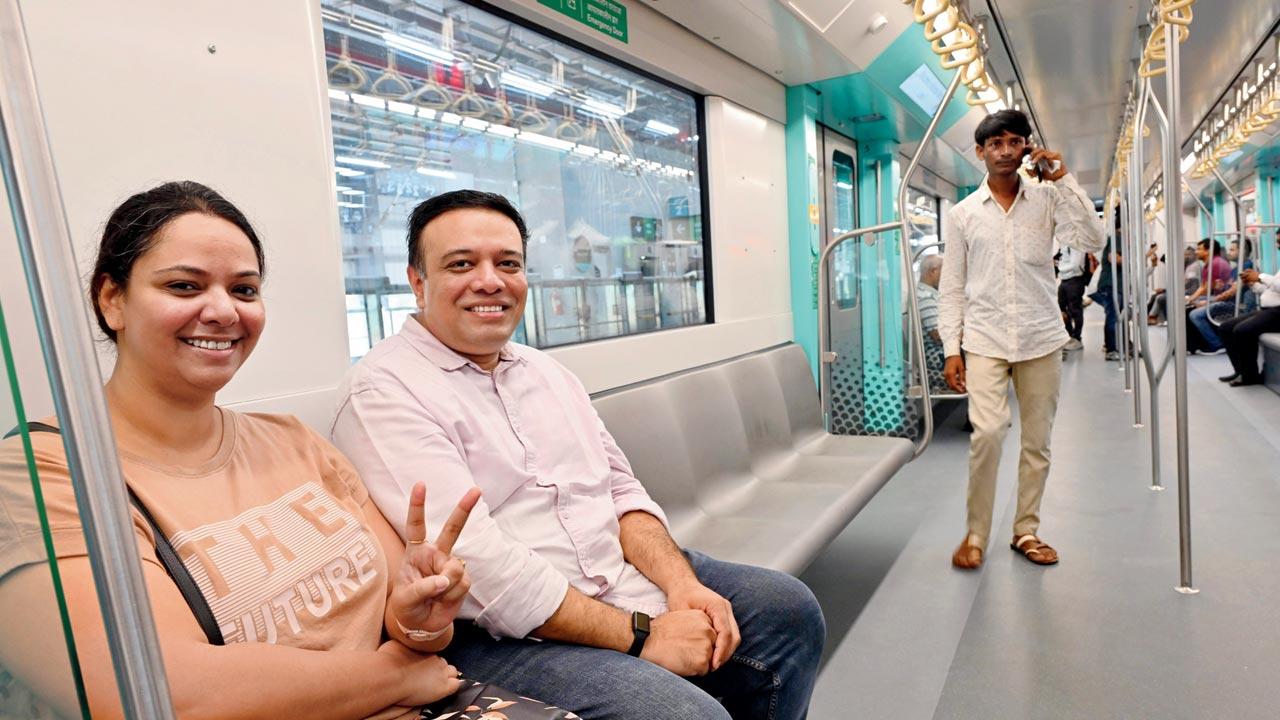 Commuters are all smiles on their way to BKC. Pics/Nimesh Dave