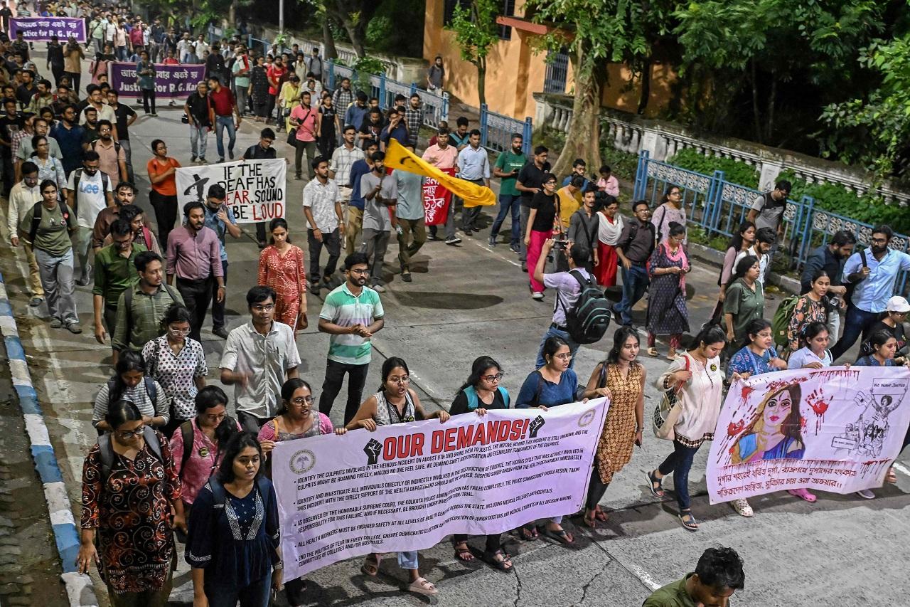 The six doctors sitting on a relay hunger strike are Snigdha Hazra, Tanaya Panja and Anustup Mukhopadhyay of Kolkata Medical College and Hospital, Arnab Mukhopadhyay from SSKM Hospital, Pulastha Acharya of NRS Medical College and Hospital, and Sayantani Ghosh Hazra of KPC Medical College