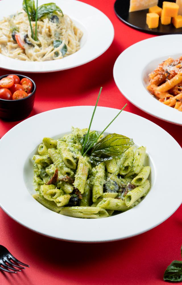 If you want to explore dishes beyond pizza, then indulge in the unique variations of Italian specials like pasta with Arrabiata, Pink Pasta and Pesto Pasta