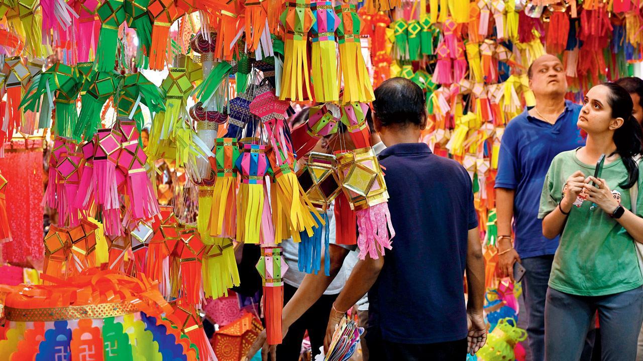 Diwali 2024: Take your pick from diverse kandeels in Mahim's Citylight market