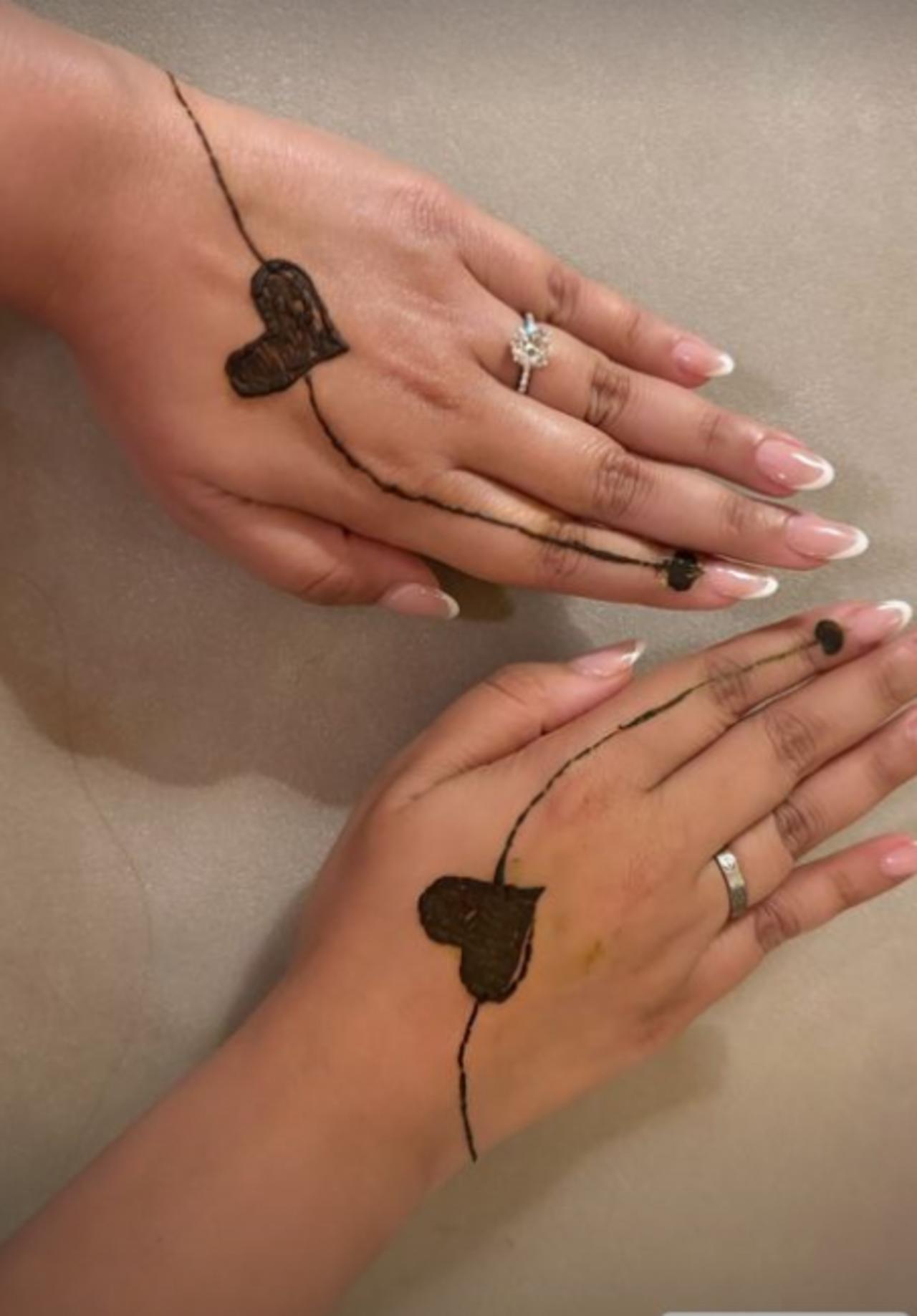 The actress shared a picture of her simple and very minimalistic mehendi