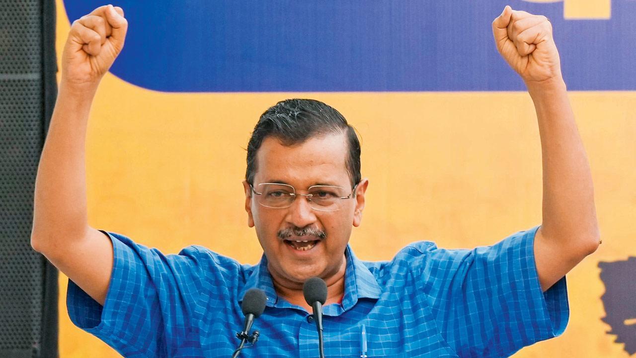 Kejriwal dares Modi: Give free power in BJP states