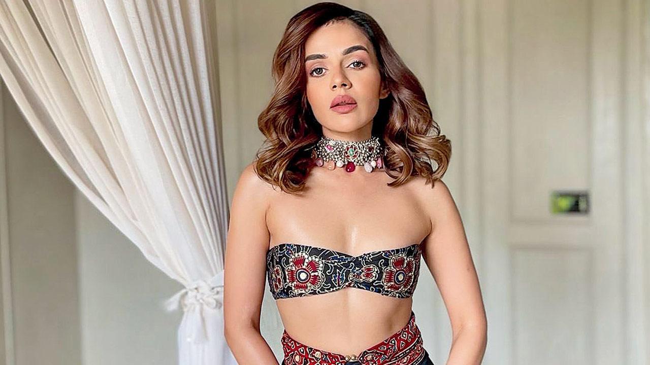 Komal Pandey pairs her choker with a co-ord set