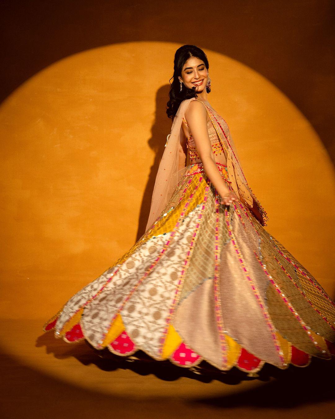 Planning to slay this Diwali with a stunning ghagra look? Worry not; we have a beautiful outfit right from Kritika Kamra's wardrobe that will make you look like a queen!