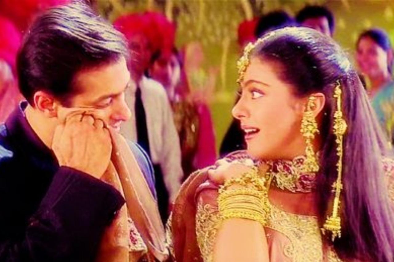 As Anjali prepares for her wedding with Aman (Salman Khan), it becomes clear that Rahul and Anjali still have deep feelings for each other. This wedding sequence is pivotal in the storyline