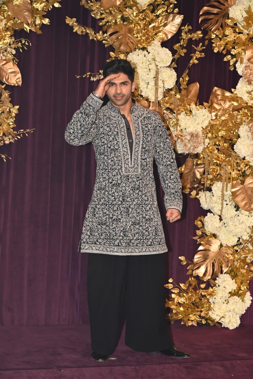 Taha Shah Badushah chose a heavily embellished kurta for Manish Malhotra's Diwali party. The actor looked as handsome as ever