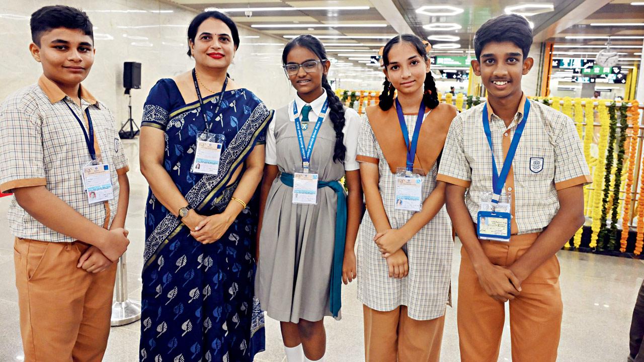 Students, Ladki Bahin beneficiaries and Metro workers were excited to ride the Metro with PM Modi and interact with him. Pics/Atul Kamble