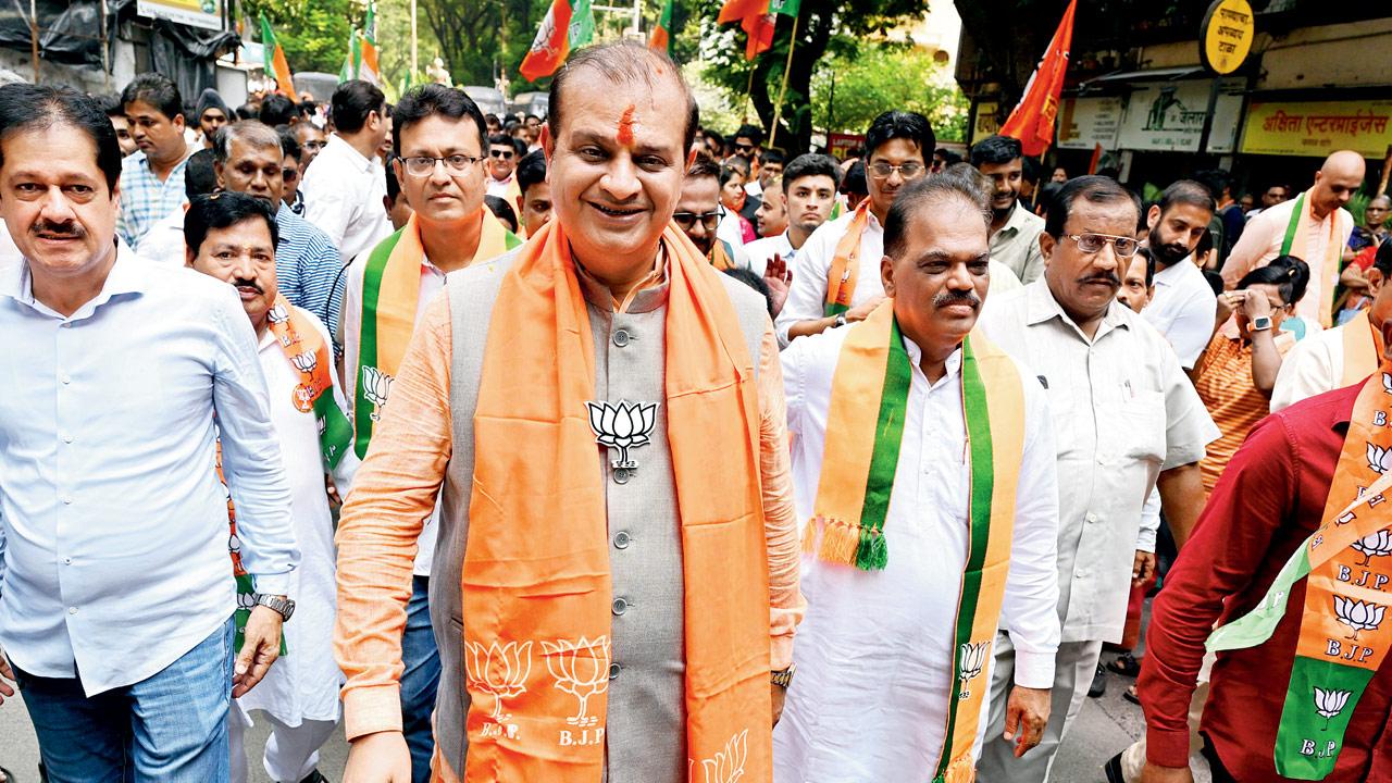 BJP candidate Mihir Kotecha filed his nomination for Mulund. Pic/Sayyed Sameer Abedi
