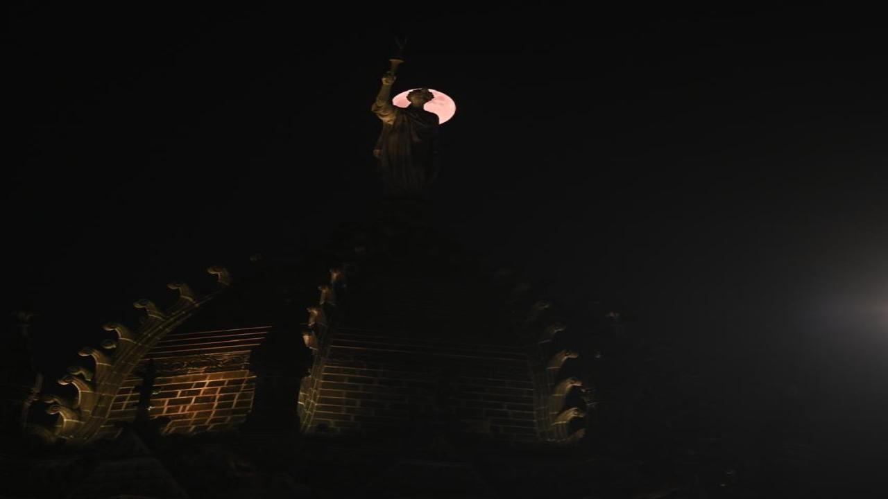 In some regions, Sharad Purnima is celebrated with much fanfare, including traditional music, dance, and community gatherings