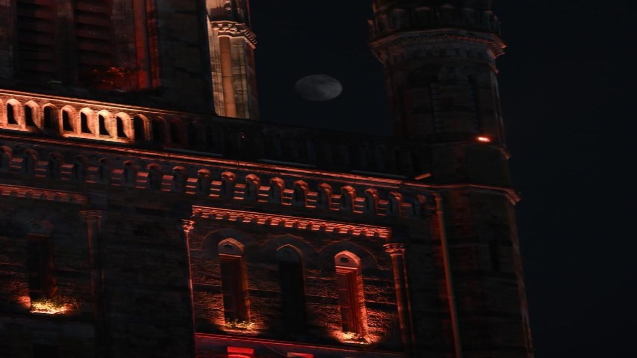  Sharad Purnima is a highly revered and celebrated Hindu festival that marks the full moon night in the Hindu month of Ashwin, which falls in September-October. The moon, as seen above CSMT, on Wednesday, October 16