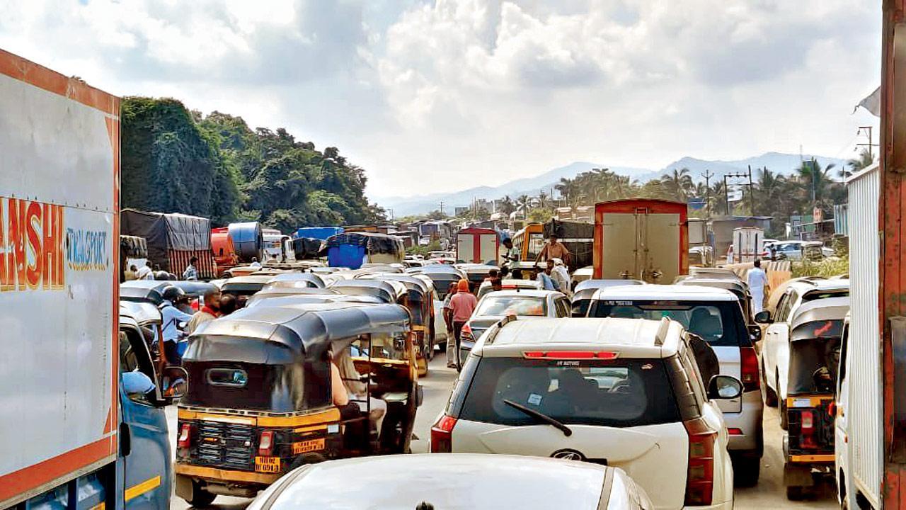 NHAI installs signage to avoid accidents on Mumbai-Ahmedabad highway