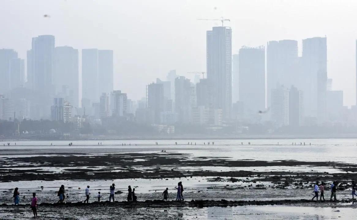 Mumbai weather updates: City swelters at 35 deg C; air quality index continues to be 'good'