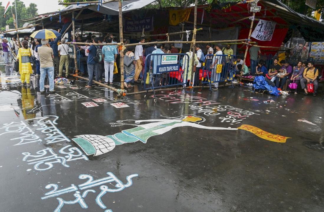 Kolkata doctor rape-murder: 50 senior doctors of RG Kar hospital resign in solidarity with medics on fast