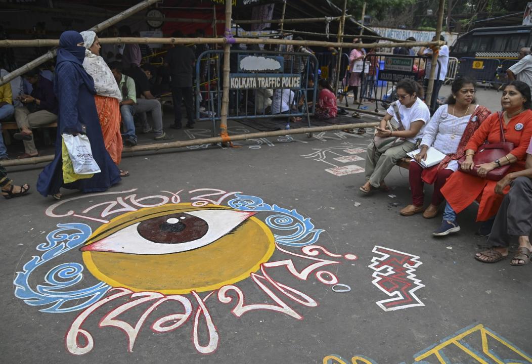 In Photos: Junior doctors' indefinite hunger strike in Kolkata intensifies