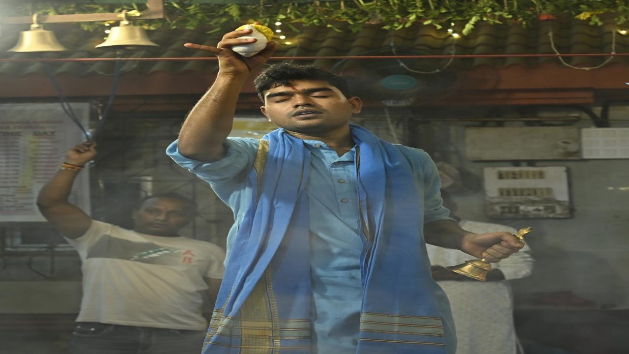 The Bengali community performed Kali Puja at Shivaji Park