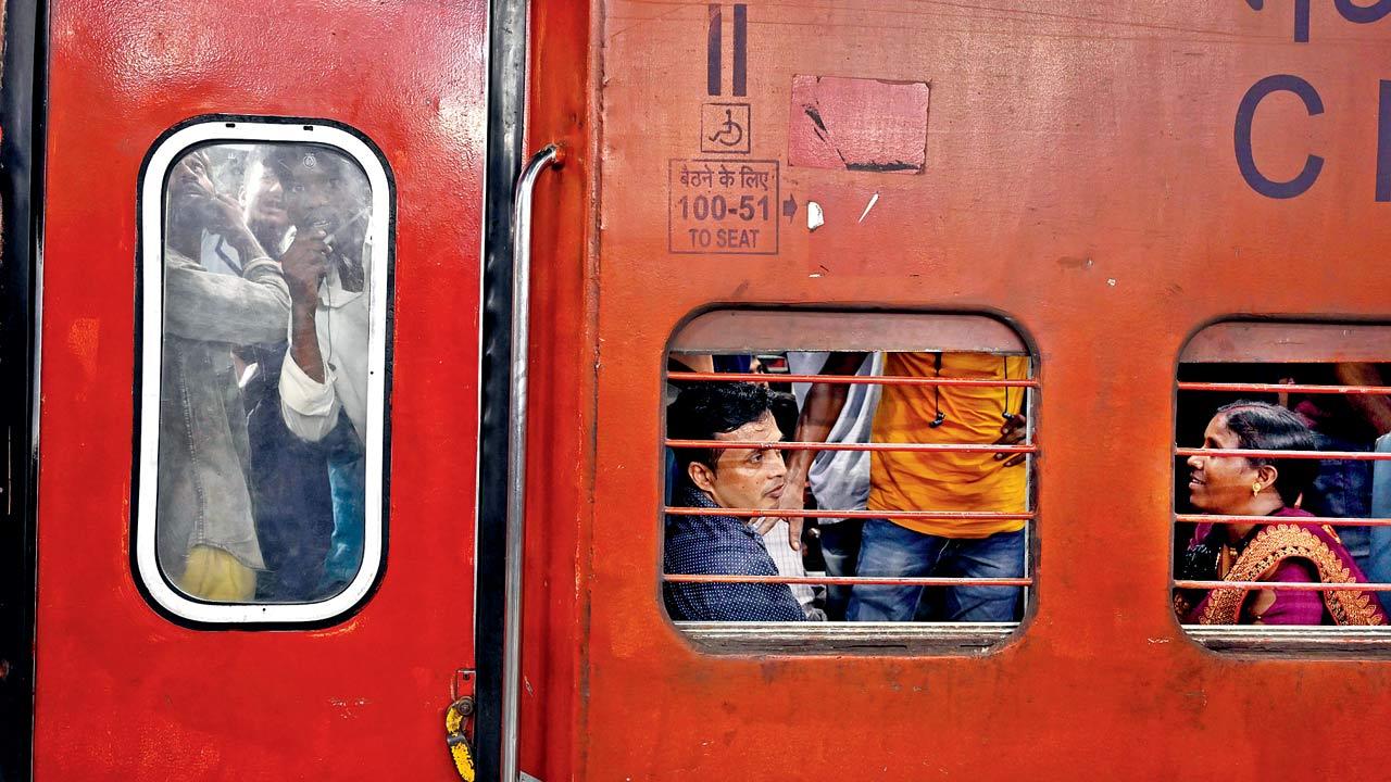 An overcrowded bogey of the Jnaneswari Express at LTT station. Pic/Ashish Raje