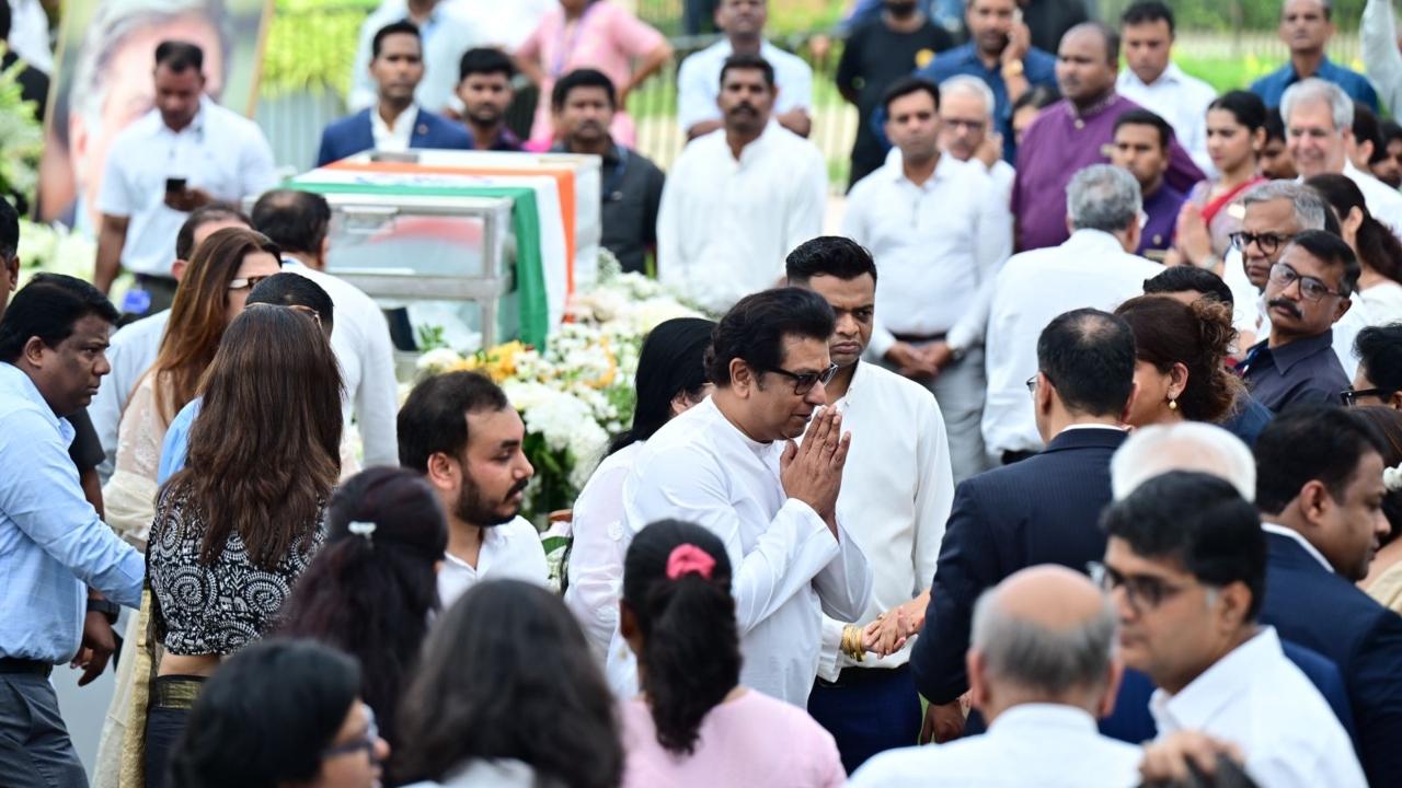 MNS president Raj Thackeray on Thursday fondly remembered that he and industrialist Ratan Tata shared a common thread of their love for canines and said stray dogs were welcomed in all Tata premises, be it the Taj Mahal hotel or group headquarters
