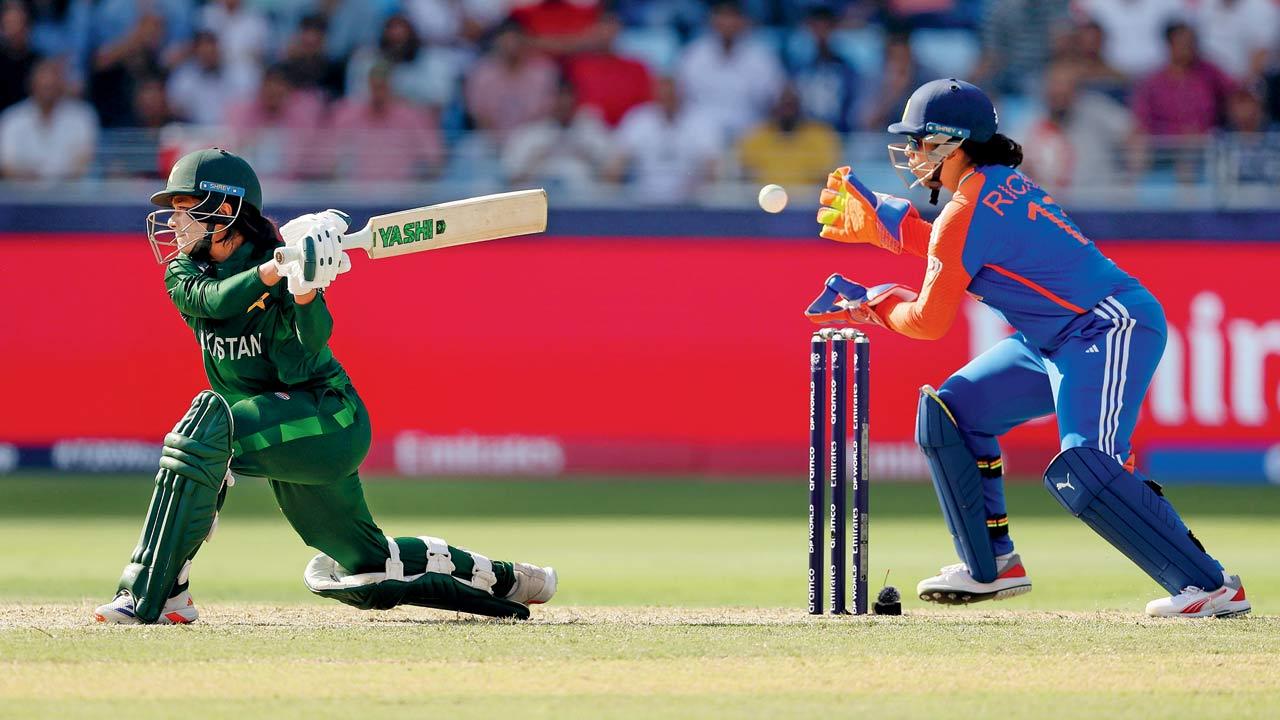 Richa Ghosh takes a catch to dismiss Pakistan skipper Fatima Sana