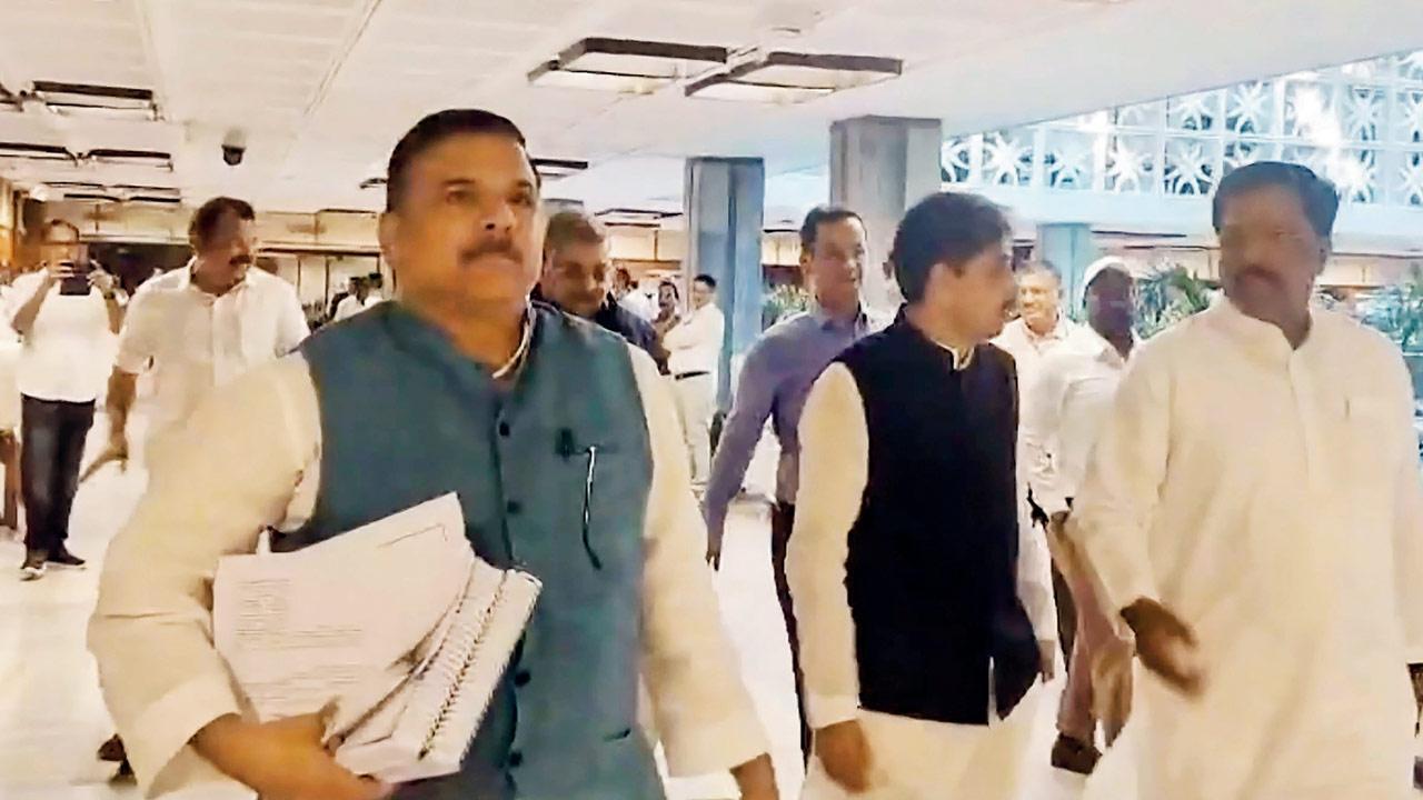 Opposition walks out of Waqf Bill meet, rejoins