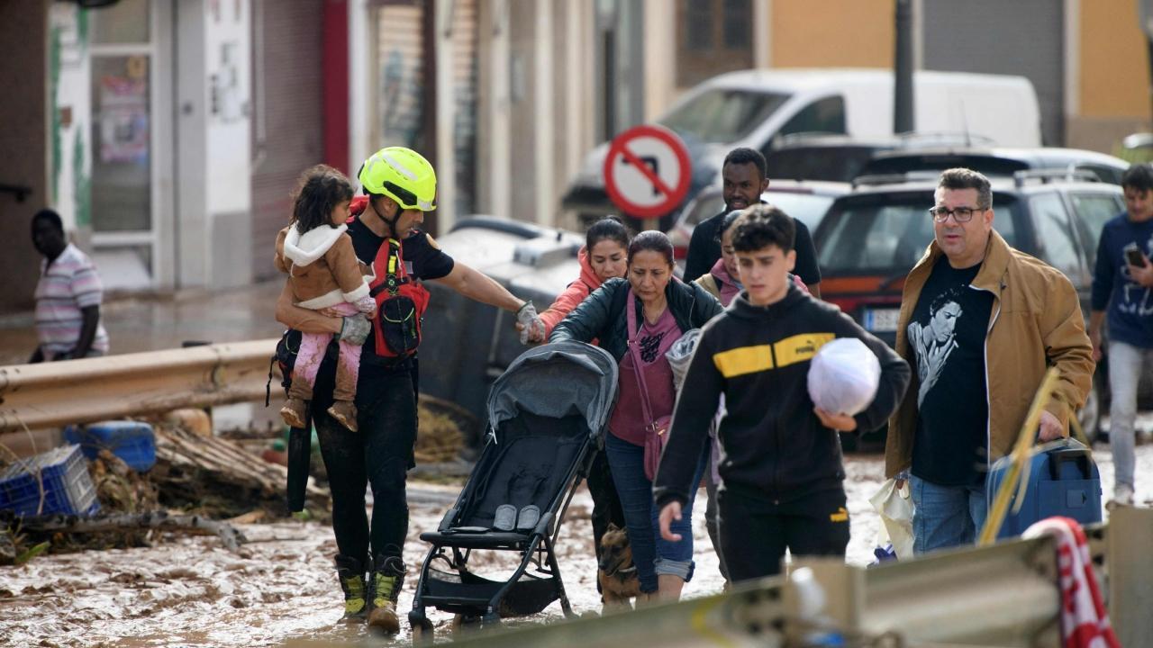 Spain declares three days of mourning for victims of devastating flash floods