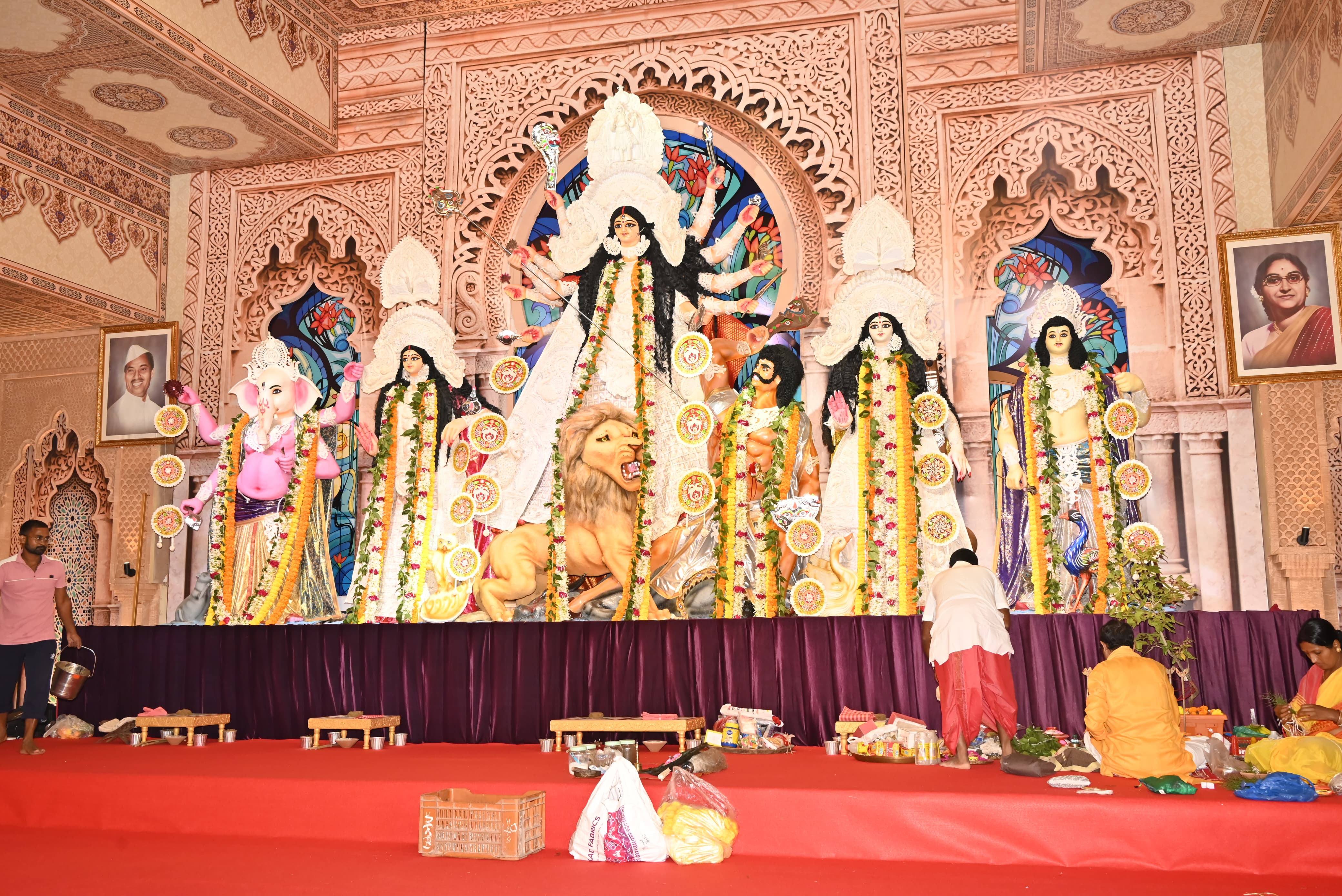 North Bombay Sarbojanin Durga Puja pandal, located in Juhu, is a magnet for celebrities, especially after the Mukerji household Puja. The Mukerji family, along with the beautiful Sushmita Sen and her daughters Renee and Alisah, are frequent visitors.