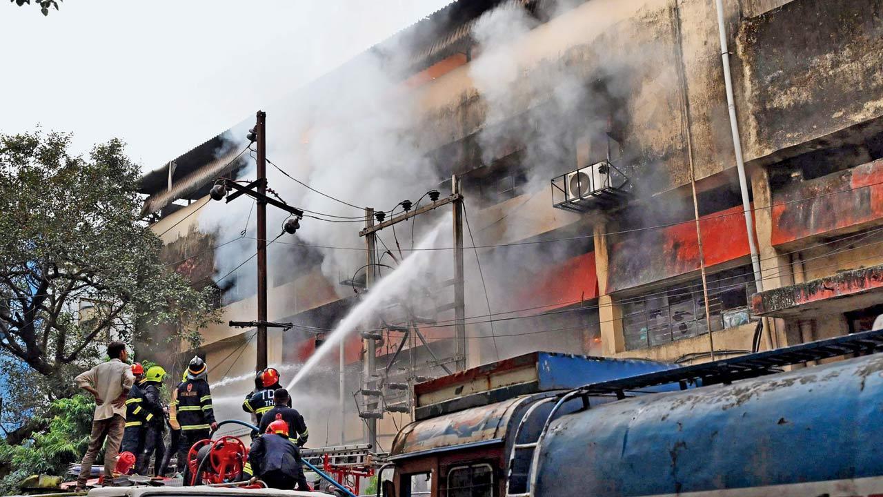 Thane fire: Major disaster averted as fire brigade moves diesel tanker, shuts CNG pump nearby