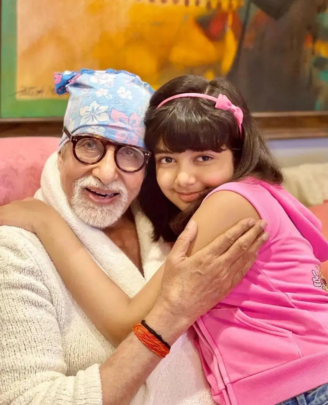 A grown-up Aaradhya Bachchan with her dear grandfather