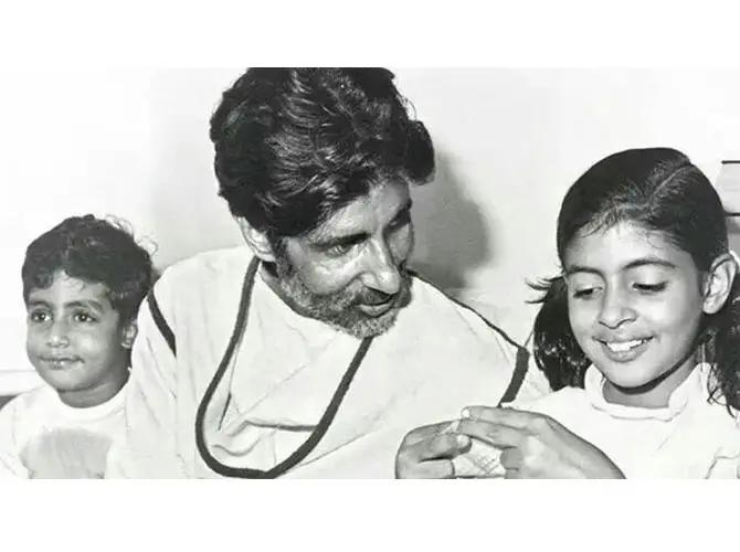 Amitabh Bachchan looks adoringly at Shweta Bachchan in this rare picture