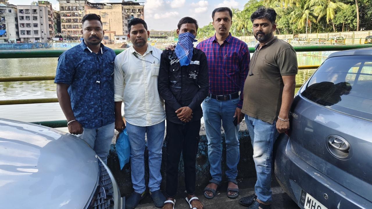 Businessman hires driver over his unemployed, loses Rs 3 lakh after he flees with money on first day of job