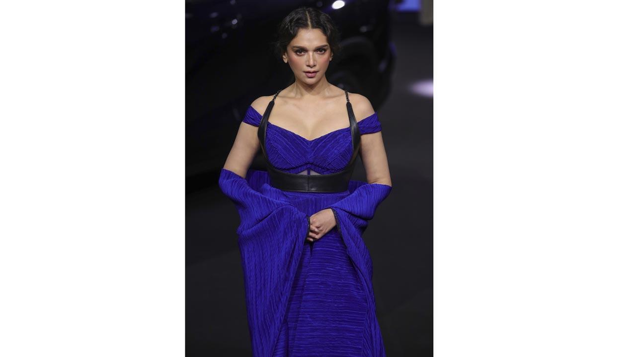 LFW 2024: Aditi Rao Hydari makes a statement in Tarun Tahiliani's OTT collection