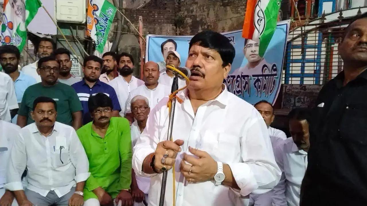 West Bengal: Former LS MP and BJP leader Arjun Singh's office-cum-residence attacked