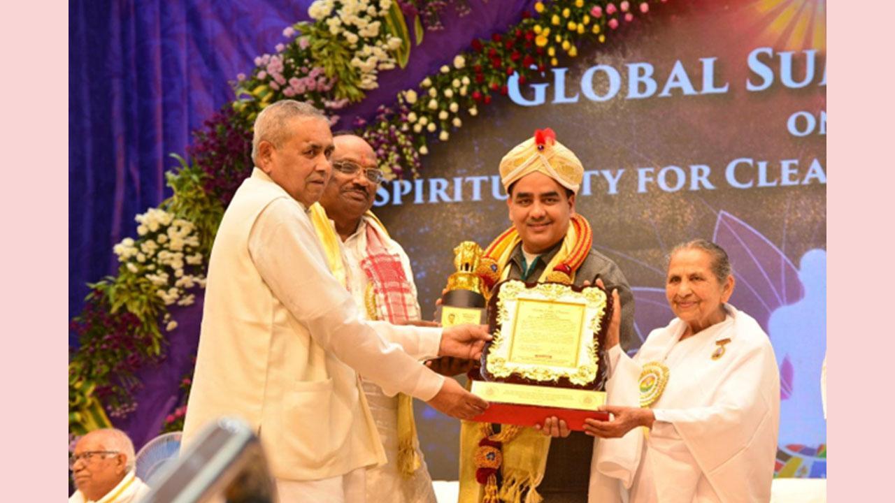 Bharat Express CMD Upendrra Rai Honored with the 