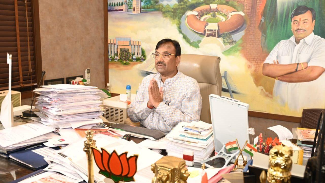 Sudhir Mungantiwar, a six-term MLA and state's Minister for Forests, Cultural Affairs and Fisheries makes his return to candidacy from Ballapur to contest in the upcoming elections