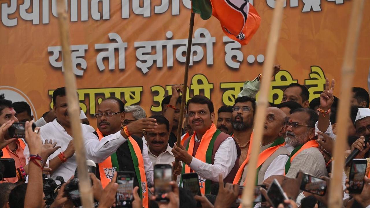 IN PHOTOS: BJP Mumbai celebrates party's win in Haryana Assembly polls