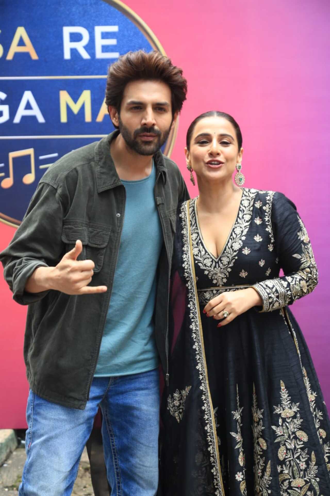 Kartik Aaryan and Vidya Balan were spotted together to promote their film 'Bhool Bhulaiyaa 3'.